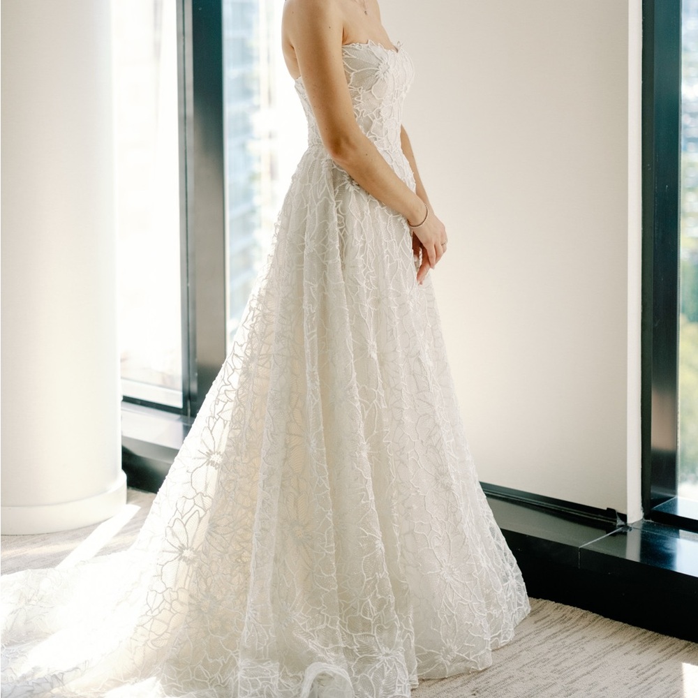 Pronovias Privée “The Jewels” 2024 Collection - Sanidine - Picture 3 of 14